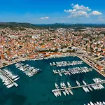 Family With A Bbq & Shared Pool In 15 Min Walk From * Vodice