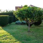 Family With A Bbq & Shared Pool In 15 Min Walk From Apartment *