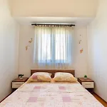 Apartment Family With A Bbq & Shared Pool In 15 Min Walk From Vodice