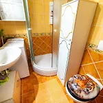 아파트 Family With A Bbq & Shared Pool In 15 Min Walk From *