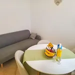Family With A Bbq & Shared Pool In 15 Min Walk From
