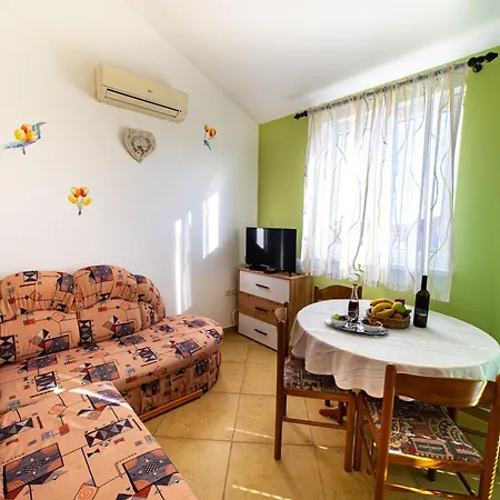 Apartment Family With A Bbq In 15 Min Walk From