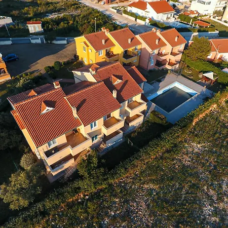 Family With A Bbq In 15 Min Walk From * Vodice