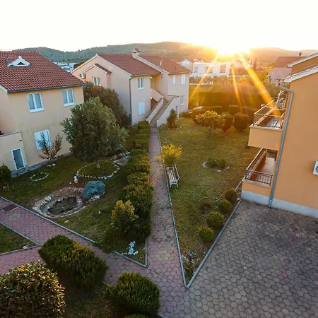 Family With A Bbq In 15 Min Walk From * Vodice