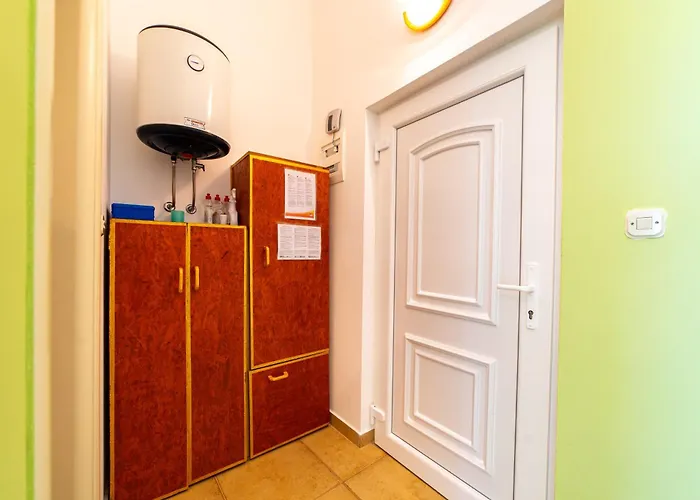 公寓 Family With A Bbq & Shared Pool In 15 Min Walk From *