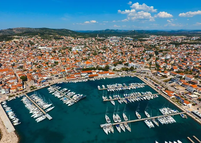 Family With A Bbq & Shared Pool In 15 Min Walk From * 沃迪切