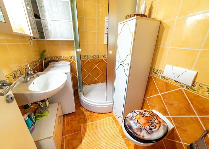 公寓 Family With A Bbq & Shared Pool In 15 Min Walk From 沃迪切