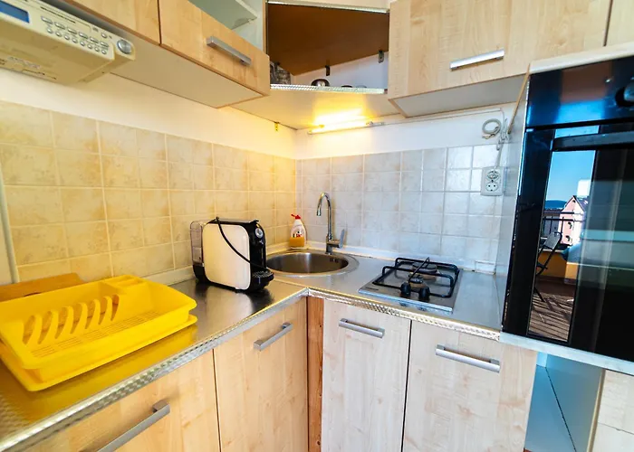 Family With A Bbq & Shared Pool In 15 Min Walk From