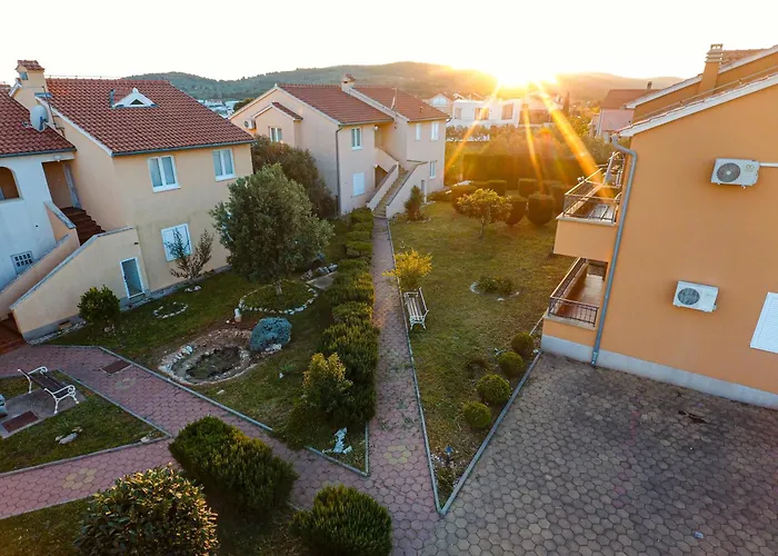 Family With A Bbq & Shared Pool In 15 Min Walk From * Водице