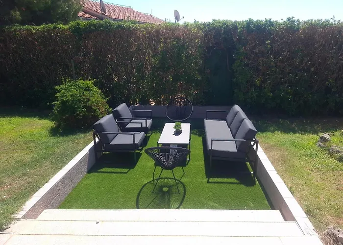 Family With A Bbq & Shared Pool In 15 Min Walk From * Водице