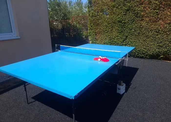 Family With A Bbq & Shared Pool In 15 Min Walk From 公寓